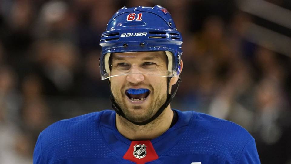 Rick Nash is traded to Boston Bruins from New York Rangers