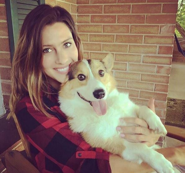 Rebecca Kufrin loves her pet