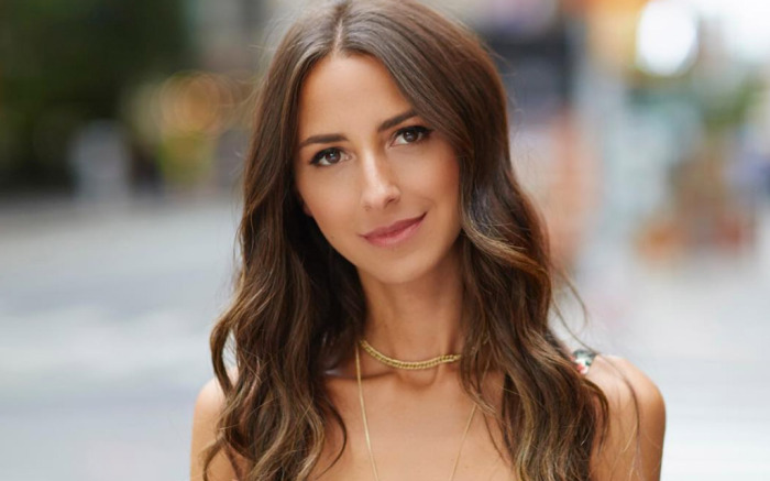 Arielle Charnas Bio, Wikis and Net Worth