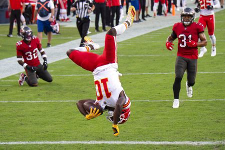 Tyreek Hill Net Worth, Income, Salary, Contract